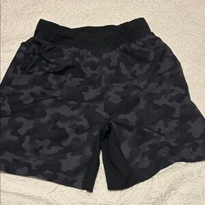 GAIAM Men's Black Camo Performance Shorts